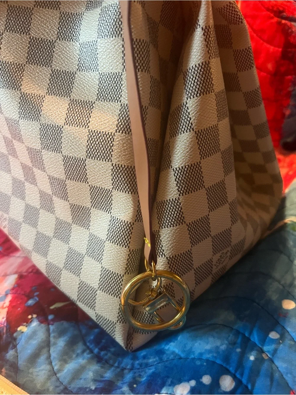Checkered crème and grey bag with pouch